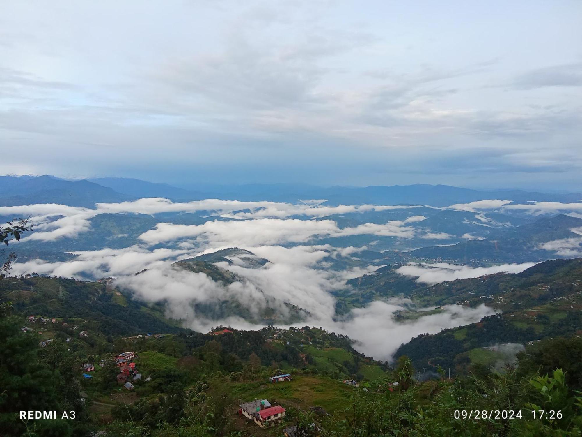 Unique Point Home Stay Нагаркот Екстер'єр фото